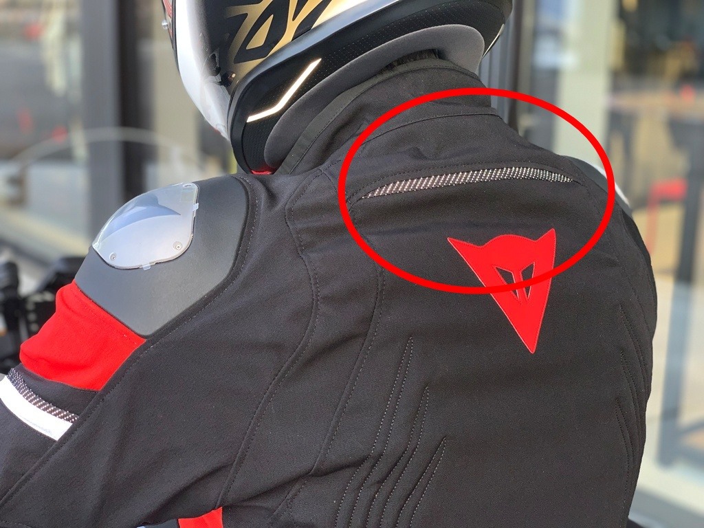 快適さと安全性を両立！RACING 3 D-DRY® JACKETの魅力を解説